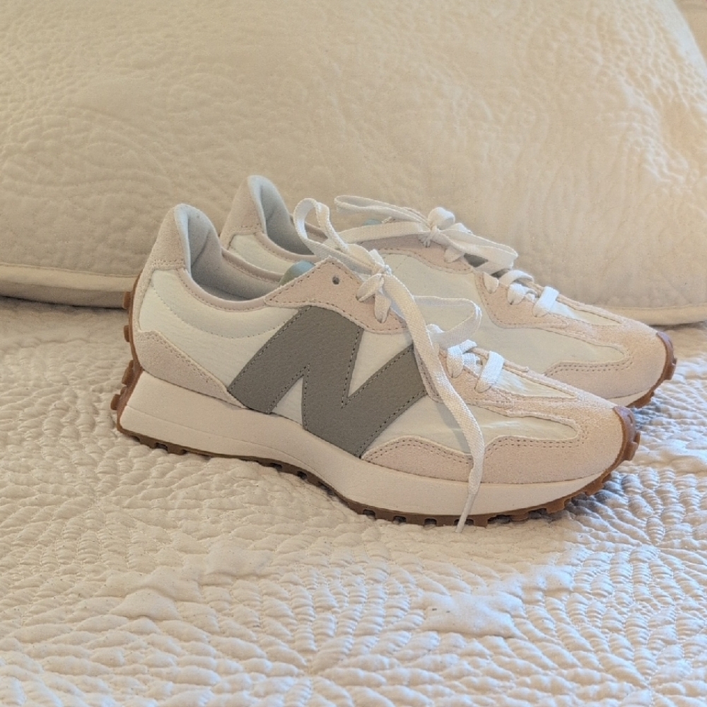 New Balance 327 Linen/Seasalt/Olivine Sneakers